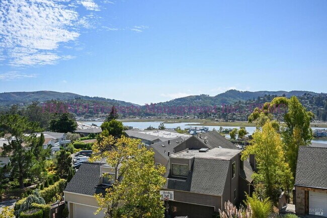 Building Photo - 4 Milland Ct