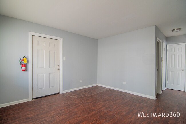 Building Photo - 1465 E 69th St