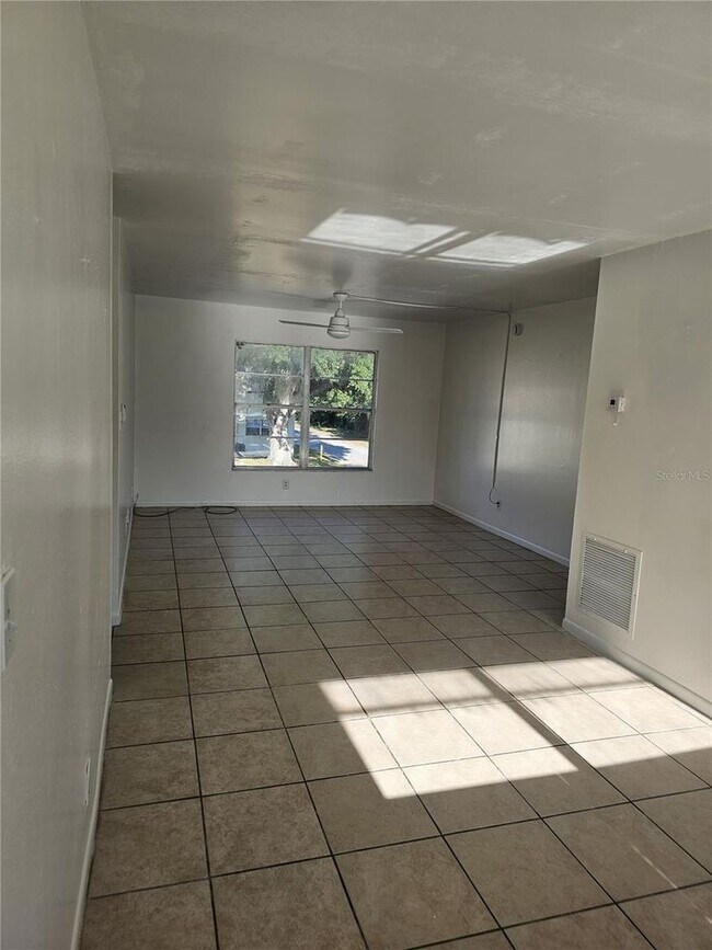 Building Photo - ESSEX PARK VILLAGE  UNIT C