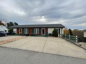 Building Photo - 29 Elm Ln