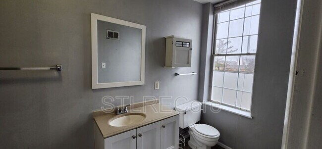 Building Photo - 812 Lafayette Ave