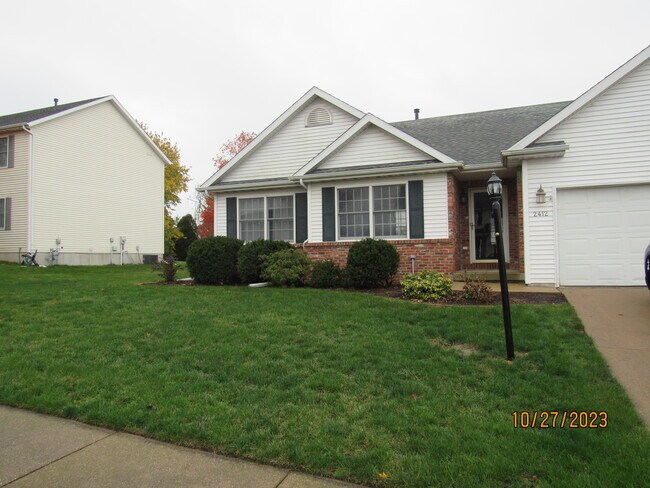 Primary Photo - 2412 W Molly Ln