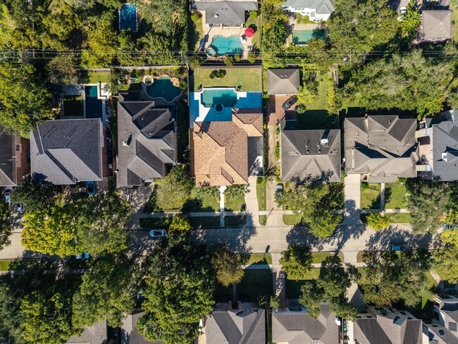 Building Photo - 4134 Bellefontaine