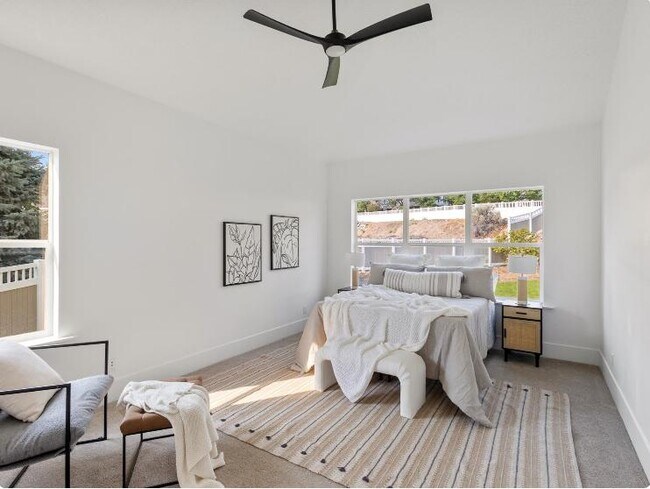 Building Photo - 636 N 1280 E