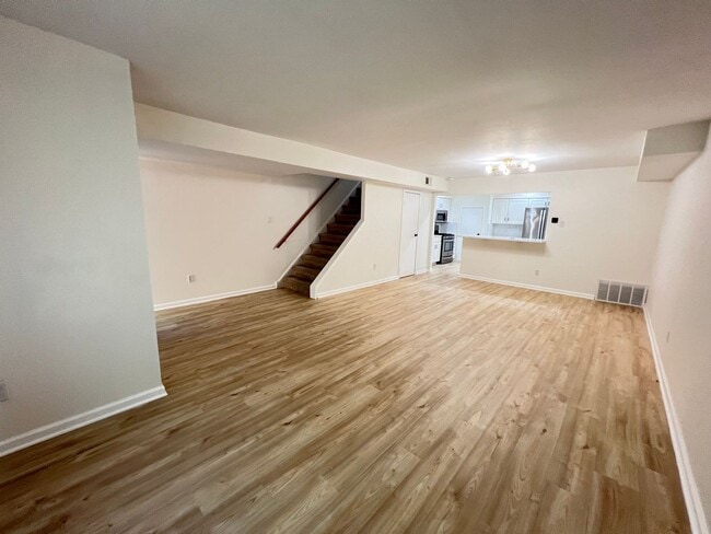 Building Photo - Newly renovated 3-bedroom, 2.5-bath home in Philadelphia’s Art Museum area
