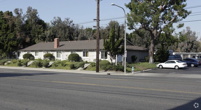 Building Photo - Mauna Loa Lambert Apartments