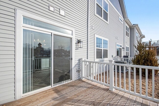 Building Photo - 253 Masters Dr