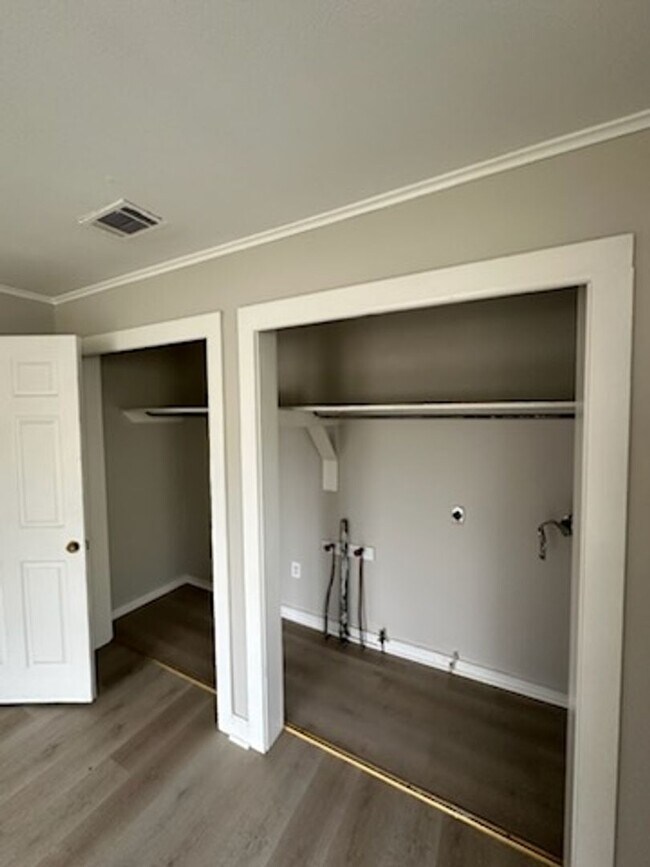 Building Photo - 701 Whittington St