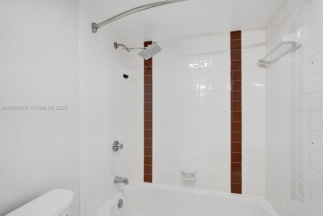 Building Photo - 1101 River Reach Dr