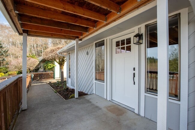 Building Photo - 332 Birch