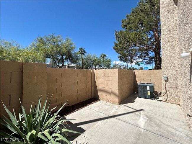 Building Photo - 9696 Gunsmith Dr