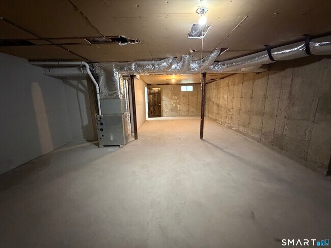 Building Photo - 56 Janet Cir