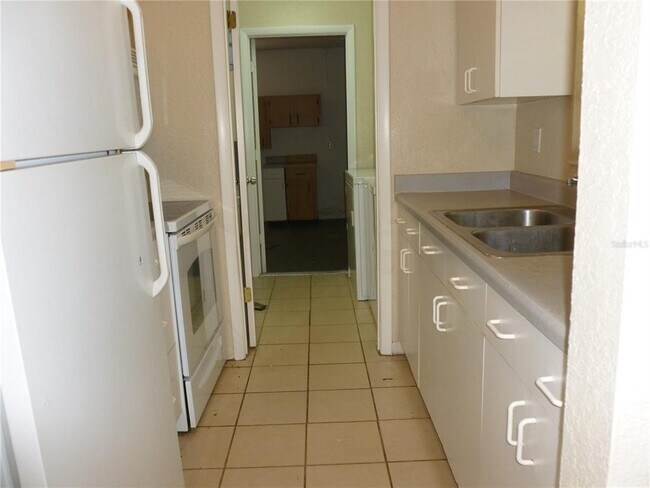 Building Photo - 5330 Springwood Rd