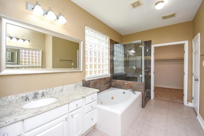 Building Photo - 20907 Avery Cove Ln