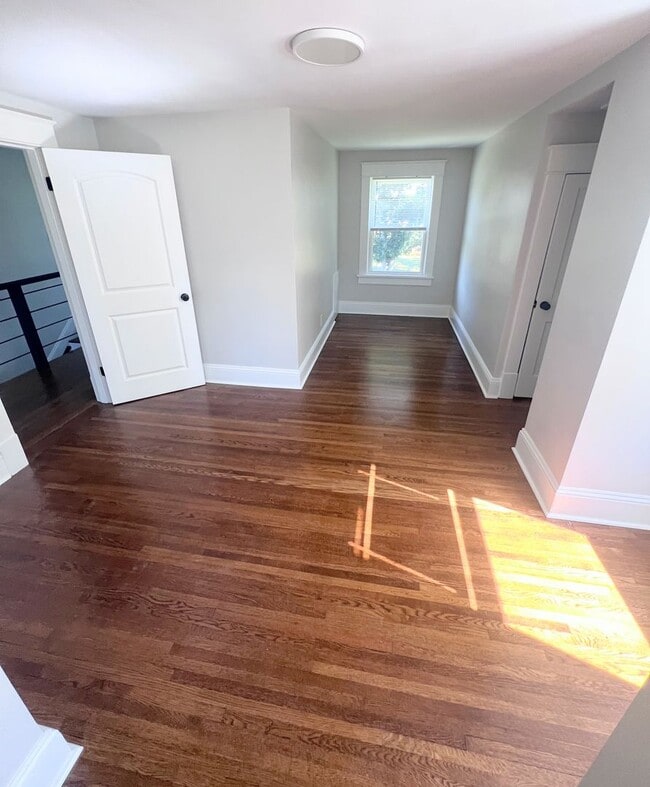Building Photo - 3 Bed | 2 Bath | 1+ Acre | 2-Car Garage | ...