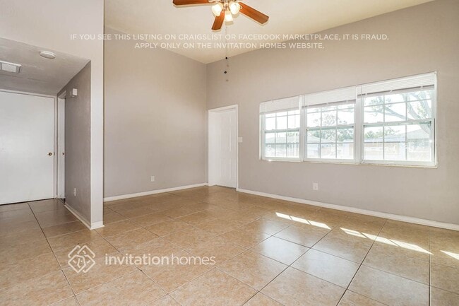 Building Photo - 4059 28th Ave N