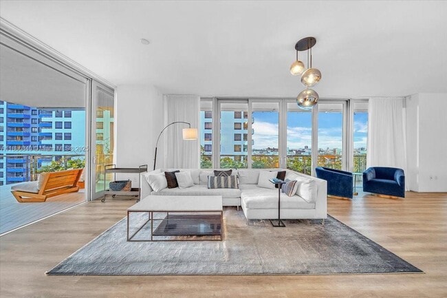 Building Photo - 1300 Monad Ter