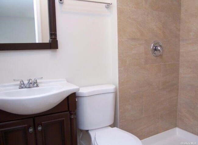 Building Photo - 66 Cedarhurst Ave