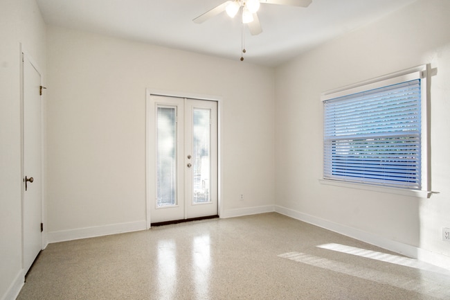 Building Photo - 1647 Lake Ella Dr