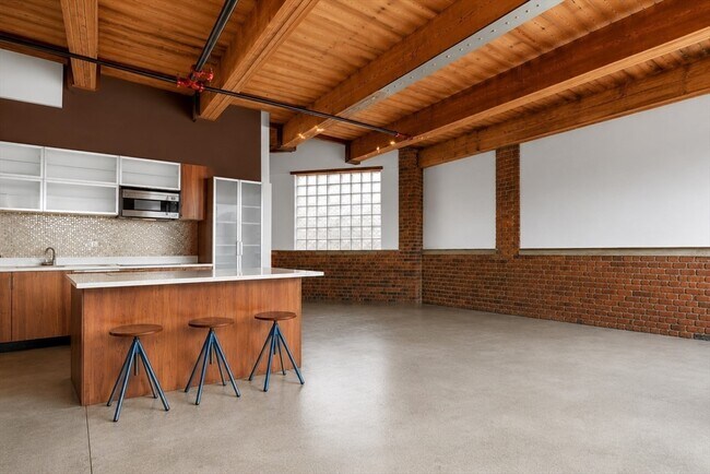 Building Photo - 950 Dorchester Ave