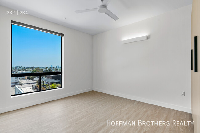 Building Photo - 3686 Overland Ave