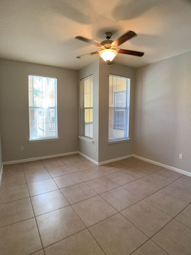 Building Photo - $600 Deposit* Beautiful 2/2 with pool view Balcony/ Tile through entire unit washer & dryer, wate...