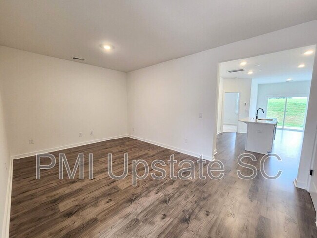 Building Photo - 1283 Westgate Vlg Dr