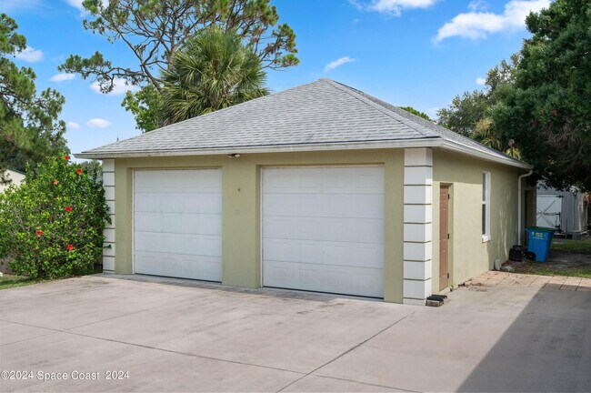 Building Photo - 3605 Valkaria Rd