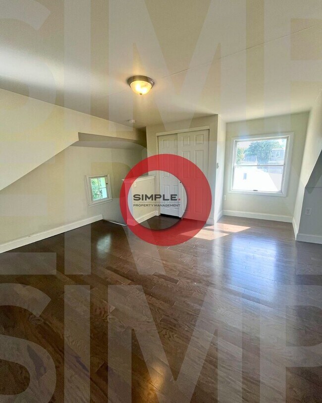 Building Photo - 392 N Charlotte St