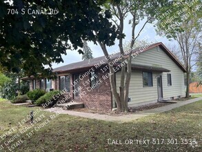 Building Photo - 2-BDR 1-BTH Duplex w/ Fenced Yard, Basemen...