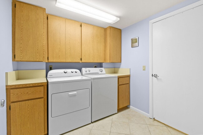 Building Photo - 501 S Seas Dr