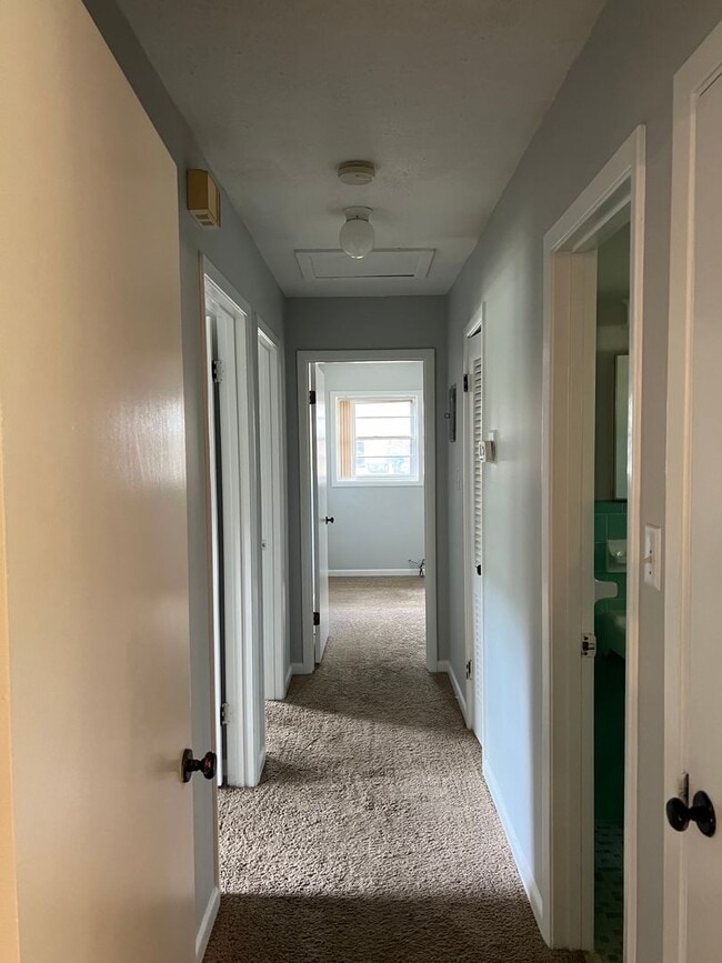 Building Photo - 205 Morgan Ln