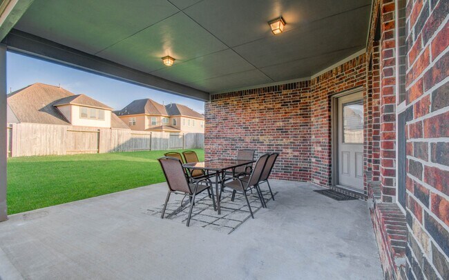 Building Photo - 318 Bolton Dr