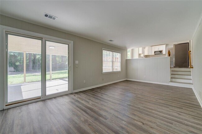 Building Photo - 4566 Mountain Creek Dr