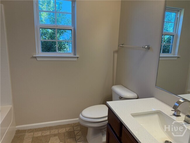 Building Photo - 107 Willow Point Cir