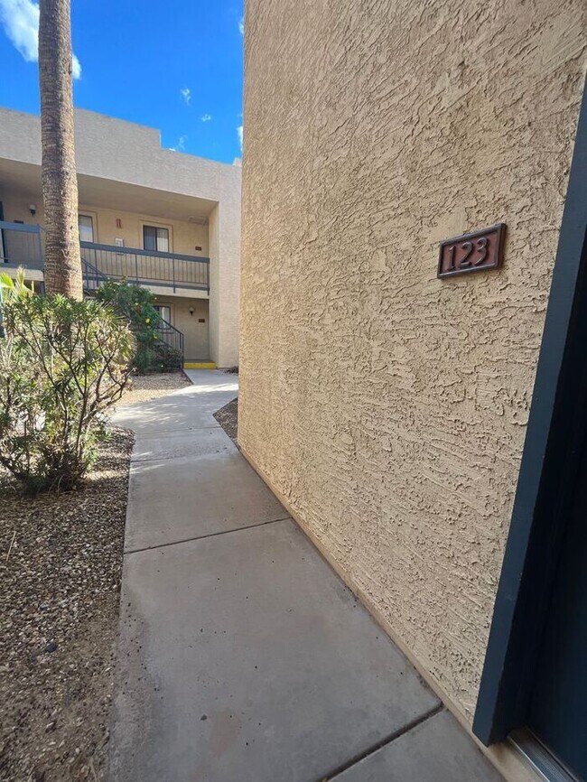 Building Photo - Welcome Home to El Diablo Apartments – 1 B...
