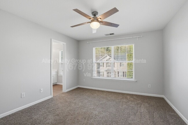 Building Photo - 648 Providence Pl SW