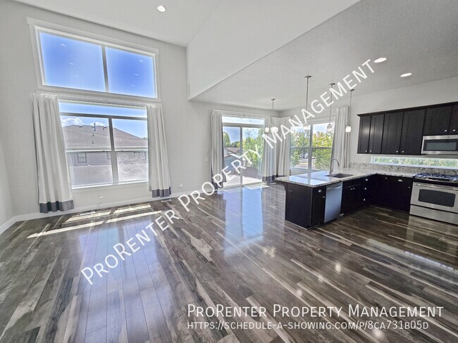 Building Photo - 1308 E Maple Way