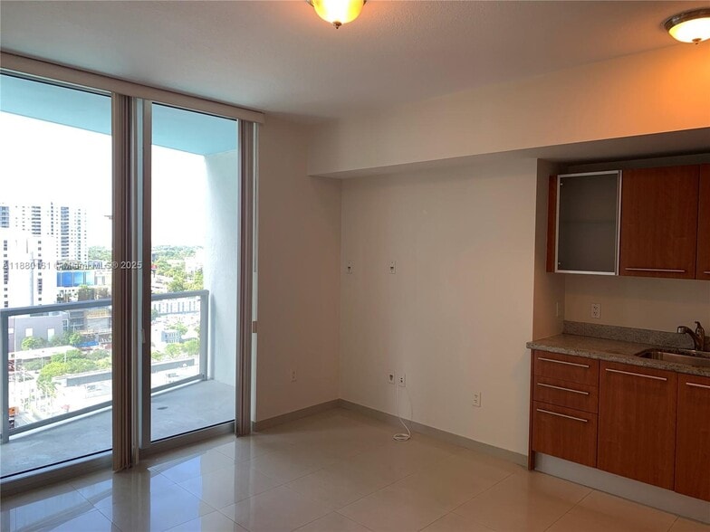 Building Photo - 185 SW 7th St