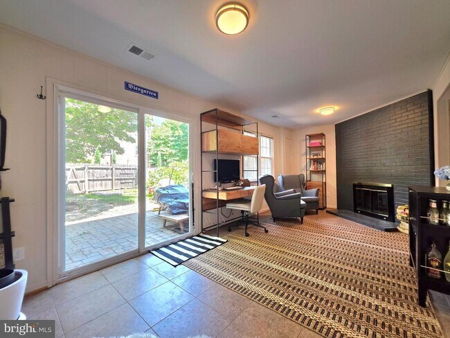 Building Photo - 2805 Balliett Ct