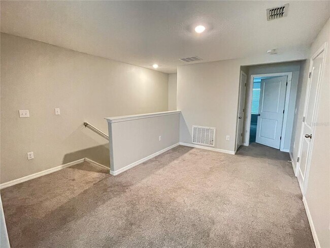 Building Photo - 9768 Pembrooke Pines Dr