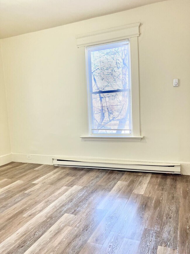 Building Photo - DICKERMAN