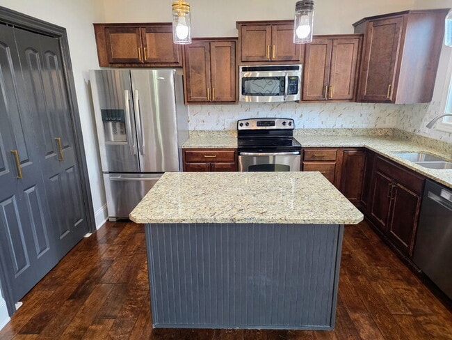 Building Photo - 3701 161st St