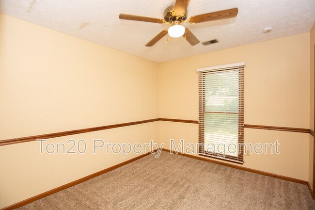Building Photo - 1430 Lokey Dr