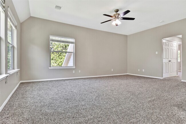 Building Photo - 5601 Savannah Woods Ln