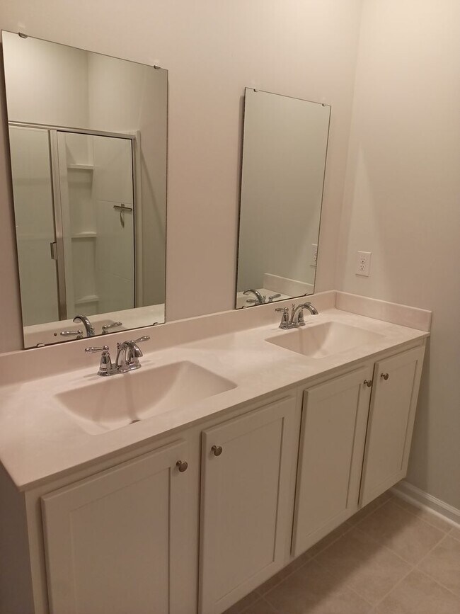 Building Photo - Flintshire Drive