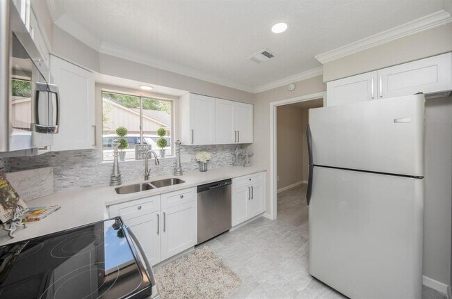 Building Photo - 12507 Whittington Dr