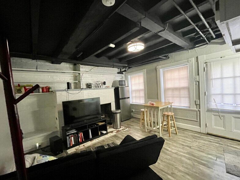 Building Photo - 5 Champney Pl