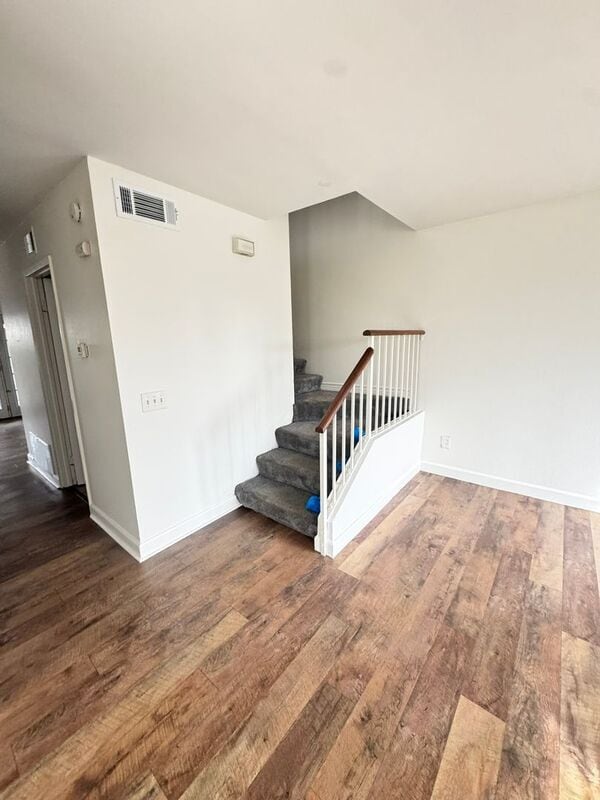 Building Photo - 8784 Pine Crest Pl