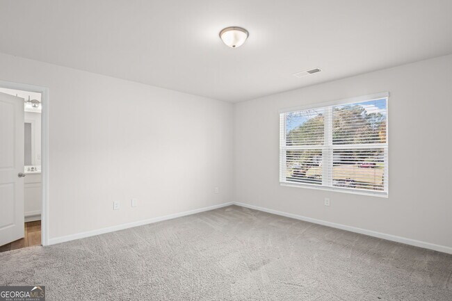 Building Photo - 406 Kings Cross Wy